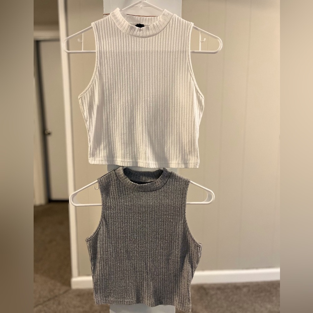 2 Pack Women’s Ribbed Knit Mock Neck Sleeveless Crop Tanks